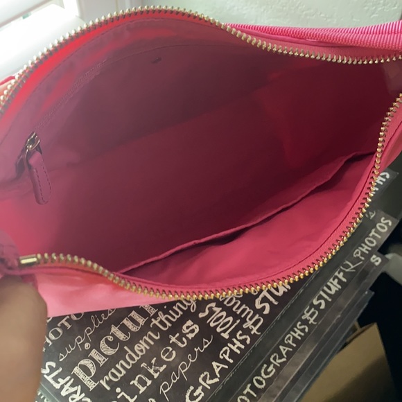 Kate Spade nylon shoulder bag in the color watermelon - Picture 6 of 7